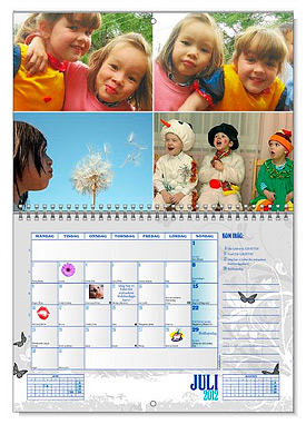 Uppslagen fotoalmanacka i A3-format med mittspiral.