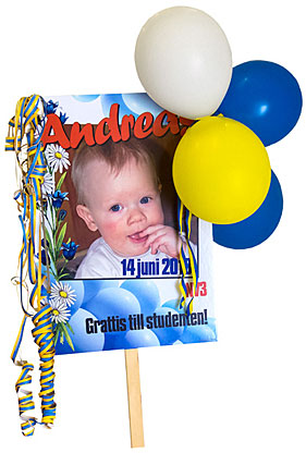 Studentplakat dekorerad med studentpaketet